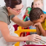 niño con rechazo escolar